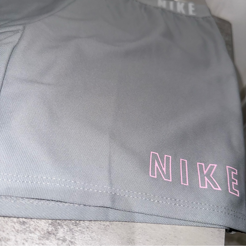 Nike Dri-Fit Trophy Big Kids (Girls) Size M - Picture 2 of 4